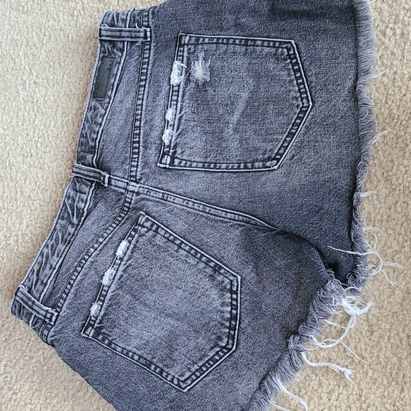 Abercrombie & Fitch Annie high rise shorts - Picture 2 of 4